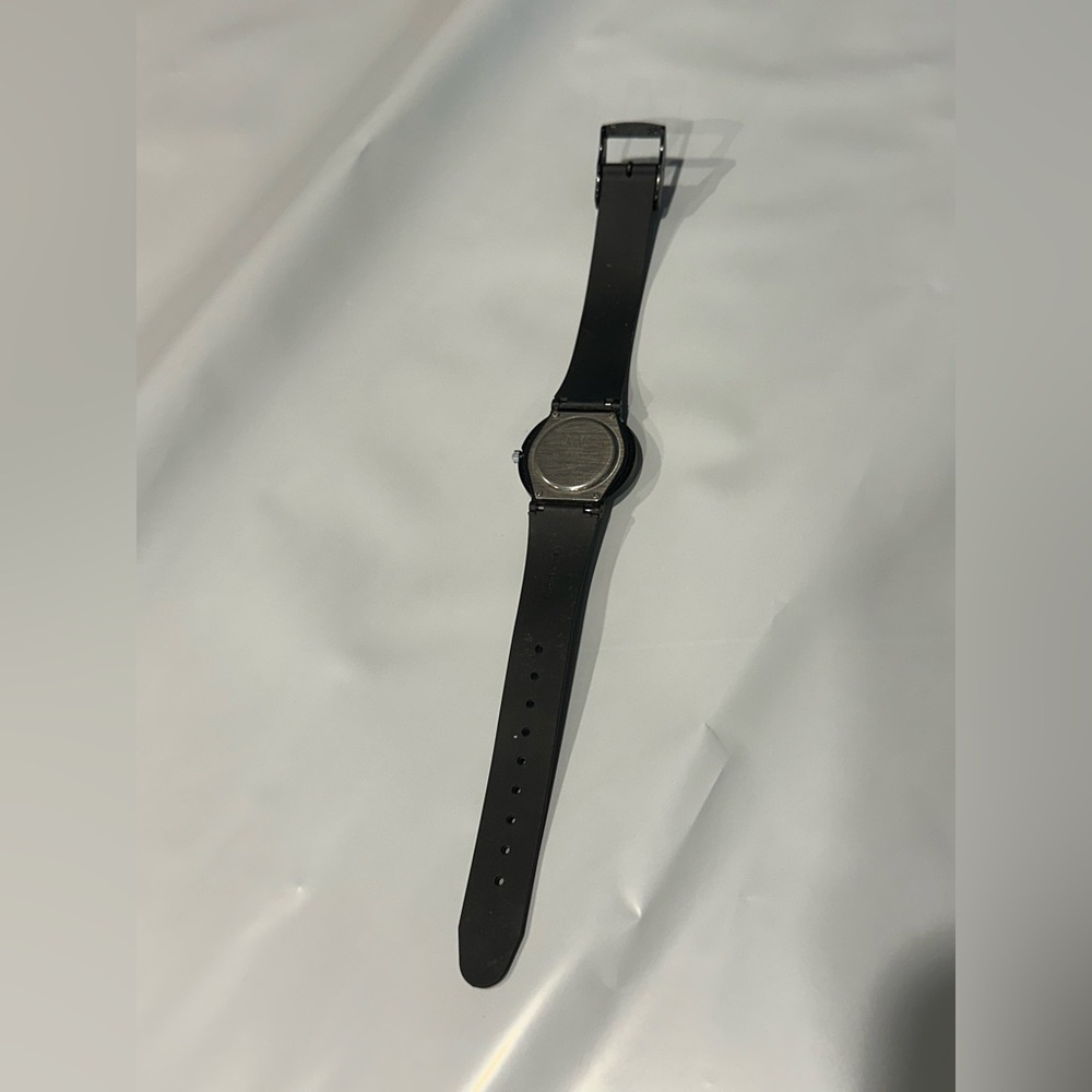 Timex Black and White Quartz Watch - Picture 3 of 4